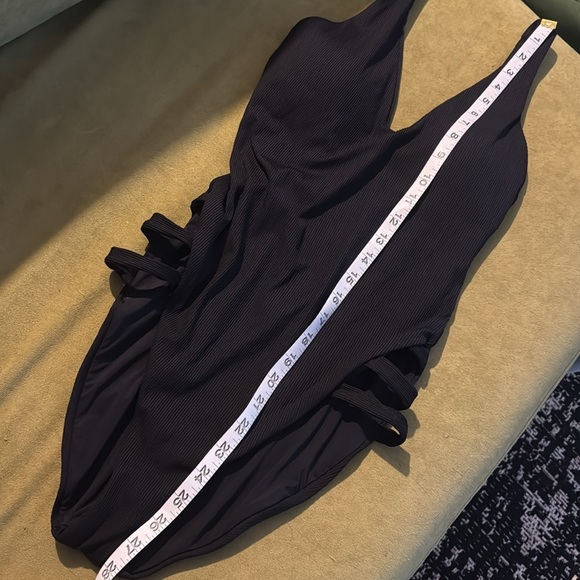 Becca by Rebecca Virtue Sophie Strappy Ladder Cutout Swimsuit in Black Large 75 - Picture 7 of 9